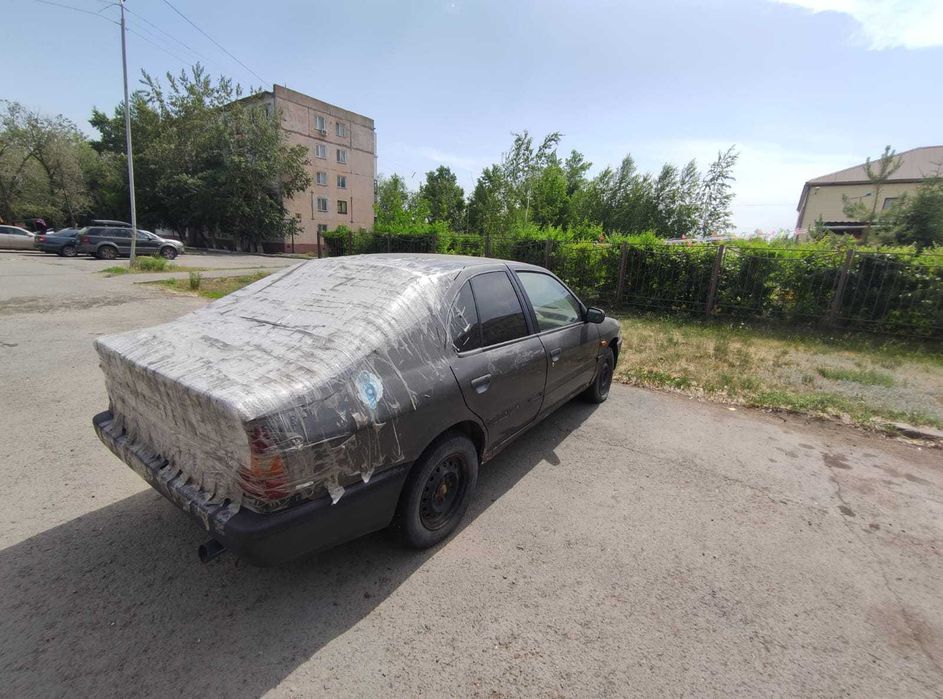 Автомобиль Ниссан