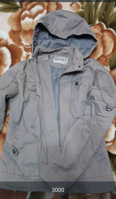 Жилетка, куртка c капюшоном