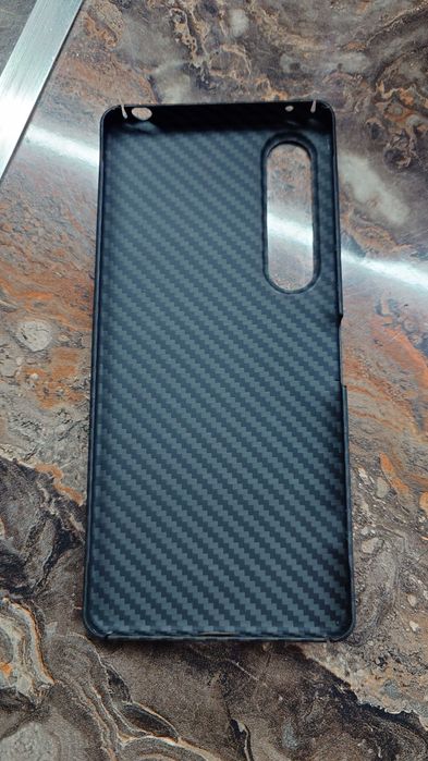 Продавам Карбонов кейс за Sony Xperia 1 VI