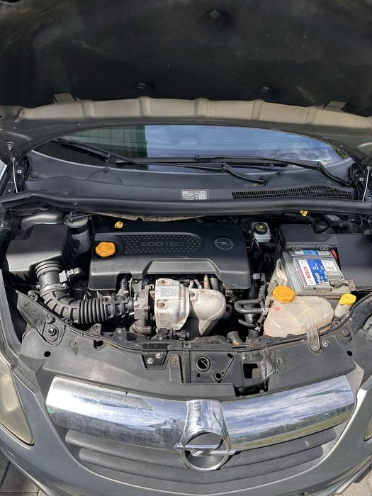 Opel corsa 1.3 d eco flex - consum drum lung 3.5-4% . Proprietar acte la zi - optiuni diverse - se vinde cat mai repede posibil