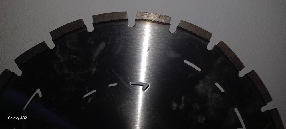 Disc de taiat beton \ asfalt / diamantat / Nou