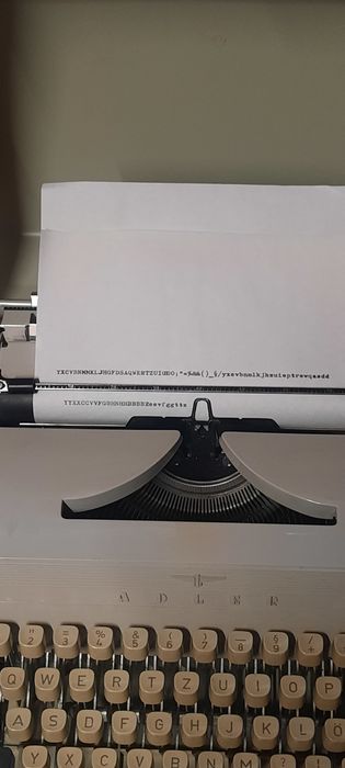 Mașină de scris Adler Gabrielle 10 impecabilă