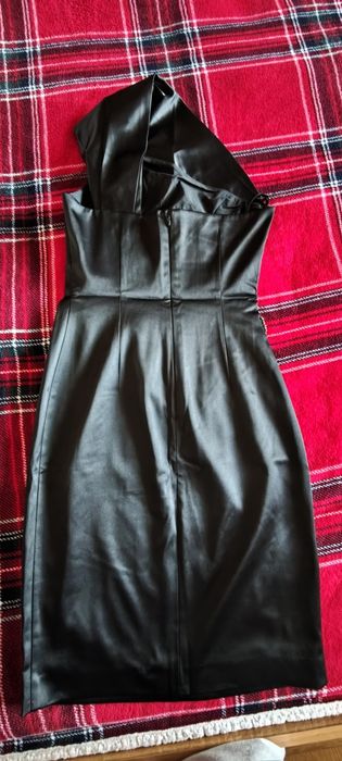 Рокля подходяща за вечерни събития и празненства