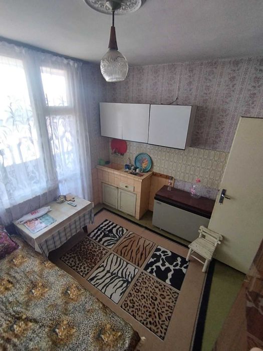 Гарсониера в Търговище до Солигена и парк Роден Кът