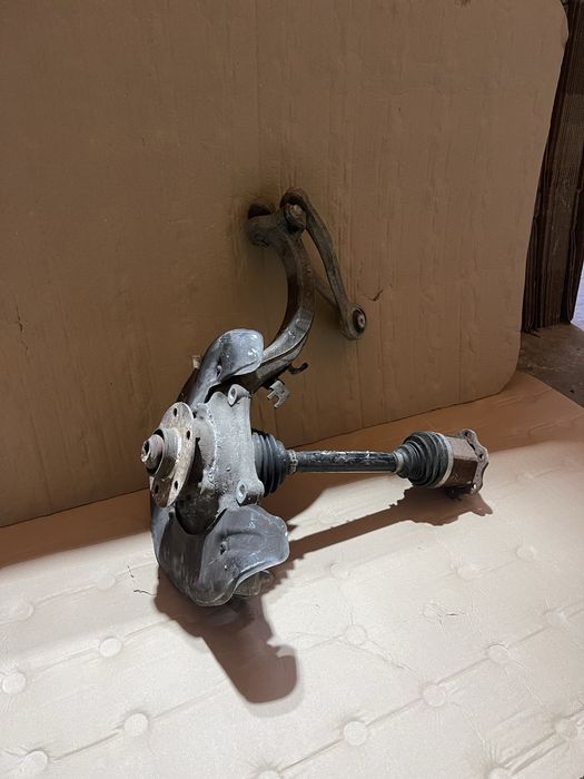 Fuzeta stanga fata Audi A8 4H 3.0 CDTA 4H0407241J an 2011-2017