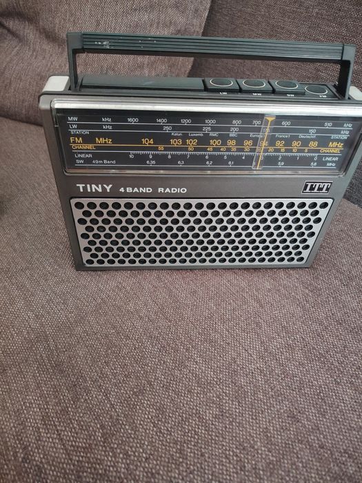Vind  aparate radio functionale1960