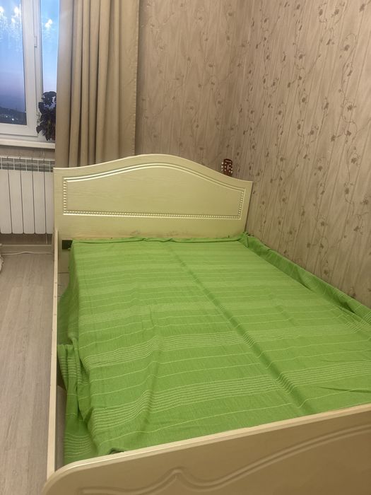 Продам спальный гарнитур