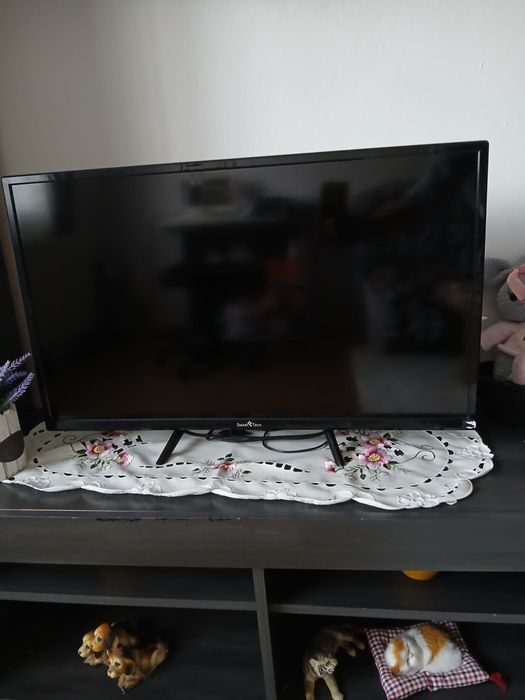 Vand doua televizoare Smart Tech