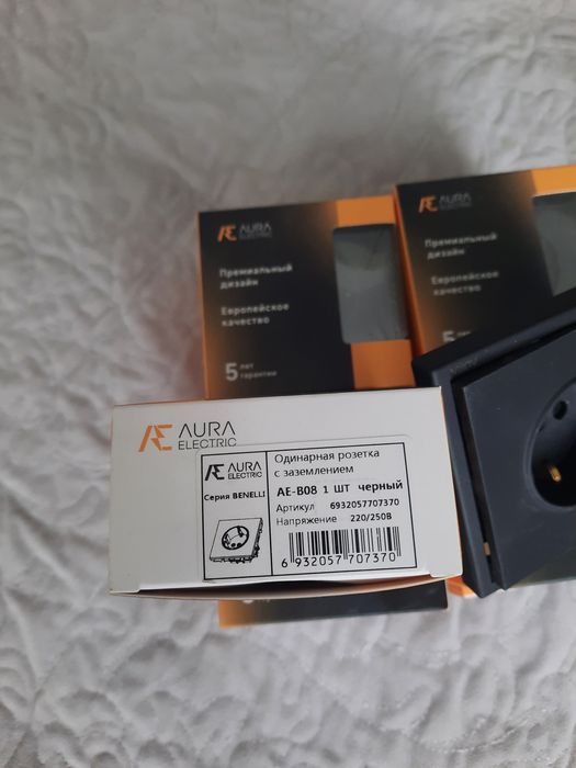 Розетки и рамы. Aura electronic