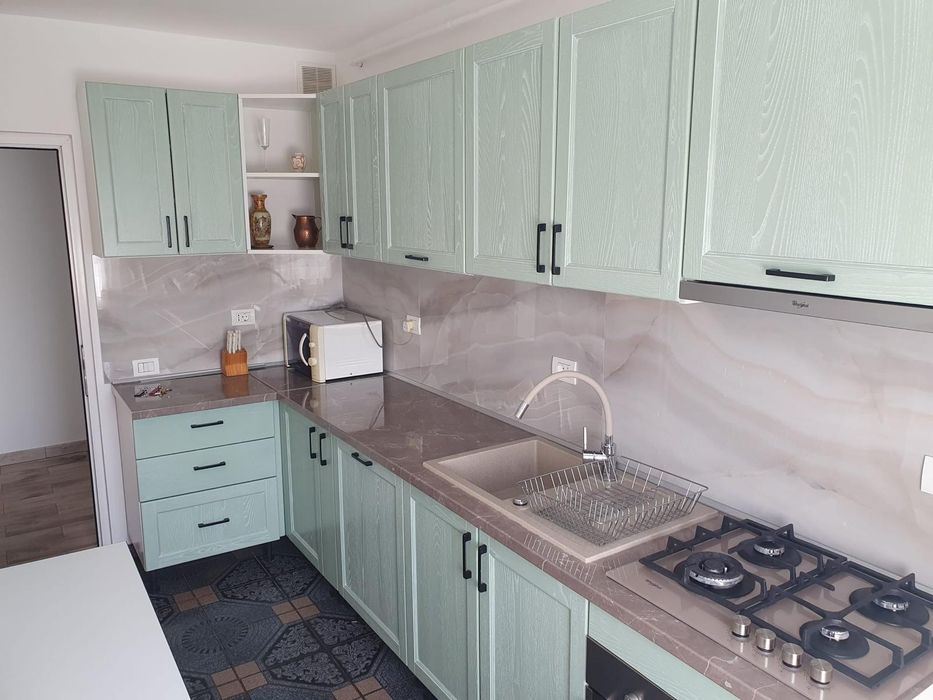 Apartament 2 camere decomandat, renovat – Str. Codrii Cosminului, Tractorul