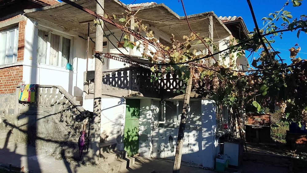 Продава се Къща в Тополовград - 1619 кв.м за 95 €/кв.м - Снимка #1