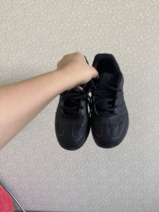 Продам обувь оригинал Адилас, 35,5 размер