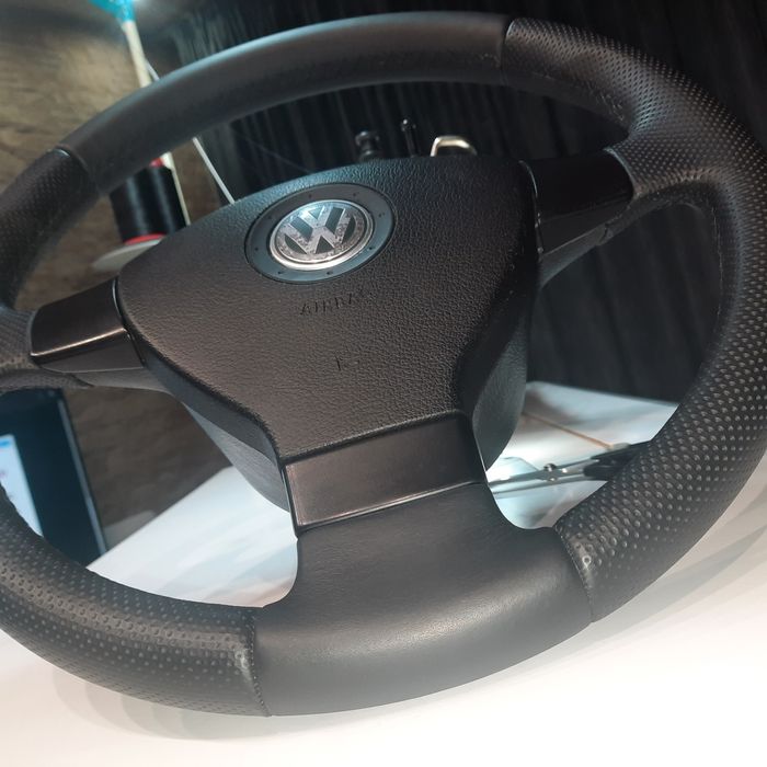 Продавам волан за Golf 5 , Passat b6