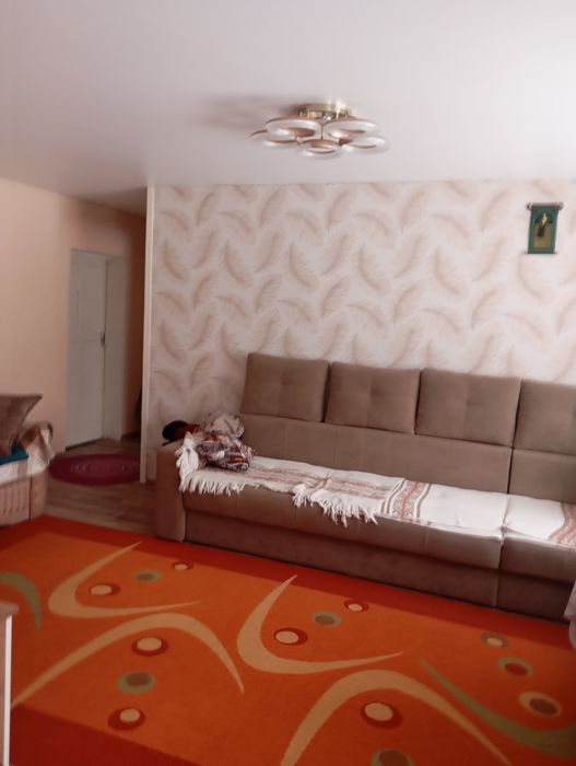 продам трёхкомнатную квартиру