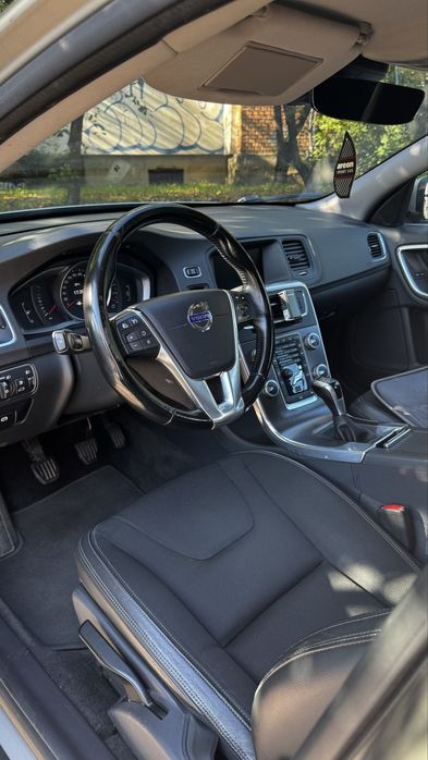 Volvo v60 d2 2016