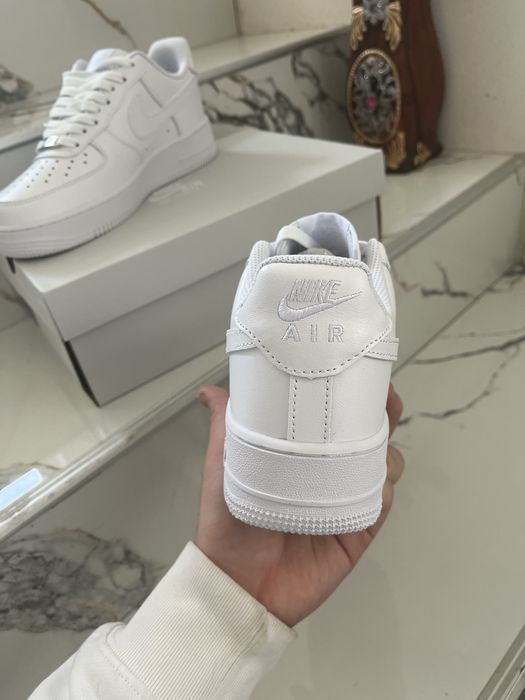 Nike Air Force 1 Triple White