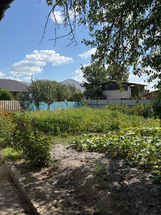 Продаётся дом, договорная.