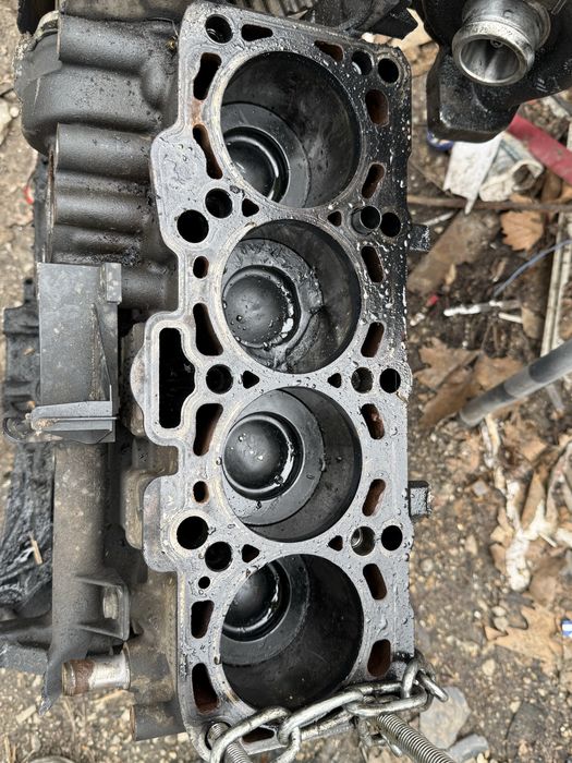 На части! CAGA a4 b8 2.0tdi 143