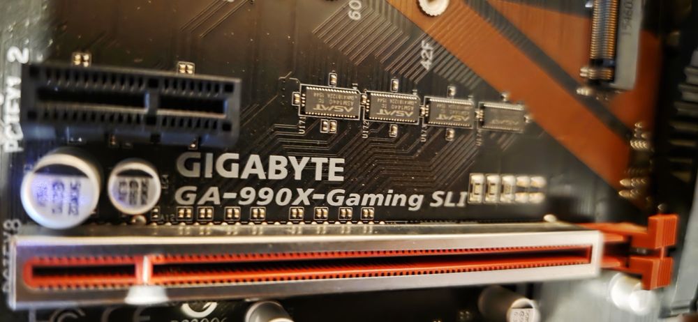 Placa baza Gigabyte 990X Gaming SLI AM3