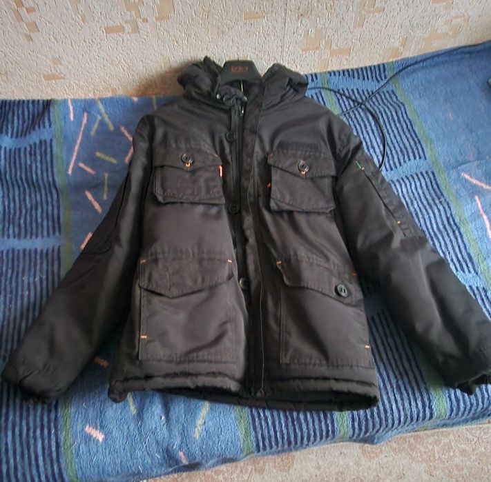 Продам зимнюю куртку