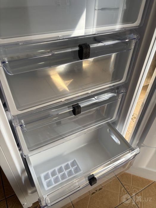[НОВЫЙ] Морозильная камера Indesit DSZ 4150