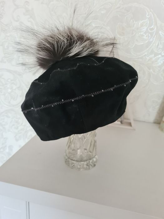 Продам замшевый берет