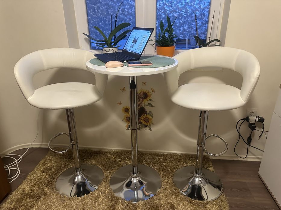 Комплект бар маса + 2 броя бар столове