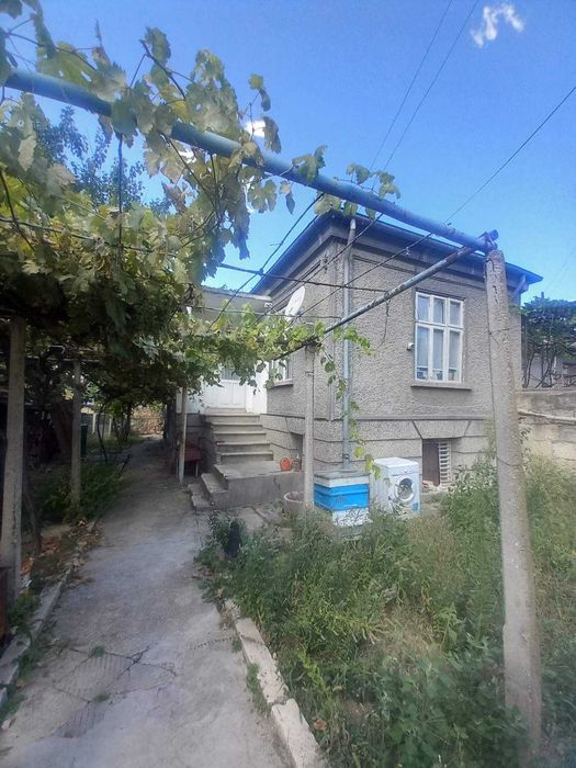 Продавам къща в гр.Провадия