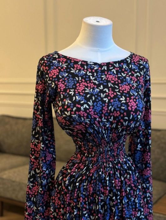 Продам платья ! Адеми койлектер!!!