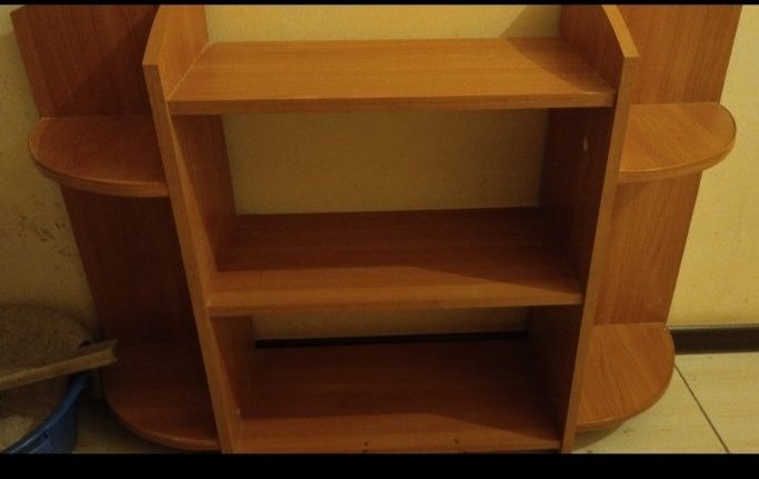 Полка стенные состояние хорошее