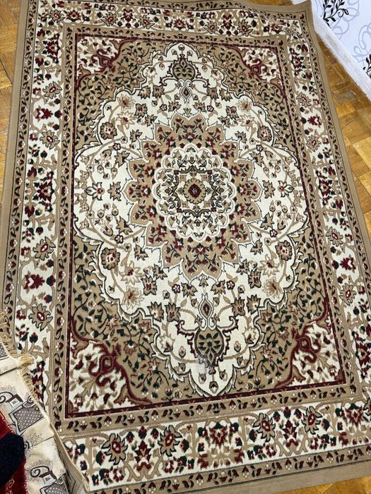 Ковёр, в хорошем состоянии