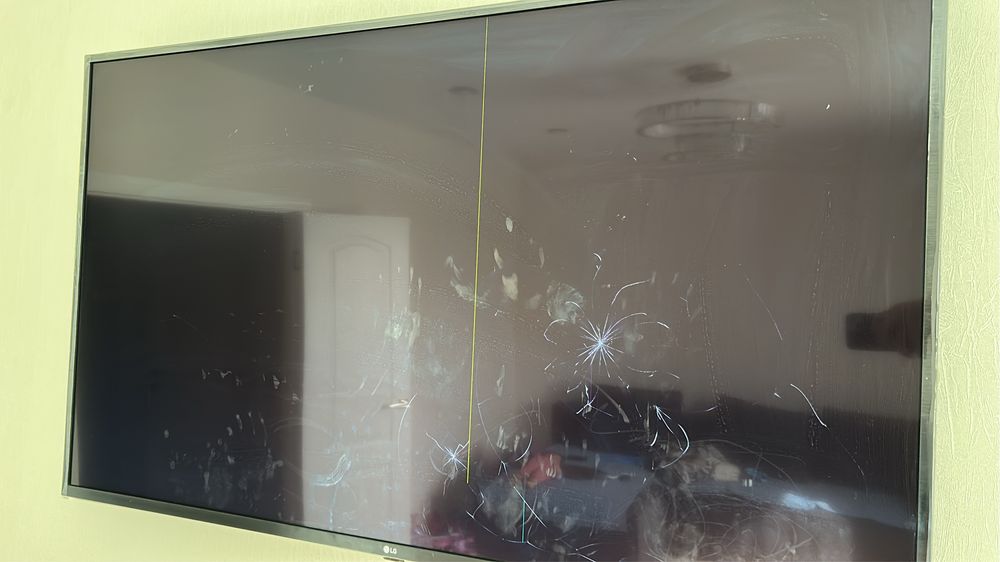 Продам телевизор на запчасти LG