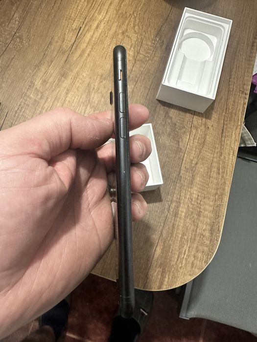 Vand Iphone 7 black 32 gb