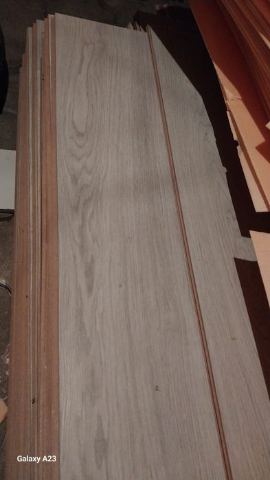 Продам ламинат б/у в отличном состоянии