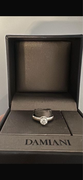Damiani кольцо оригинал с бриллиантом