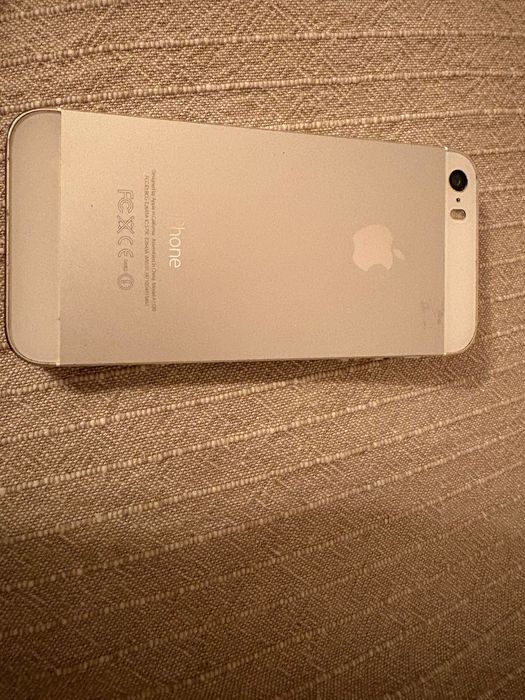 Продавам IPhone  5