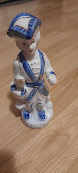 Порцеланова фигура