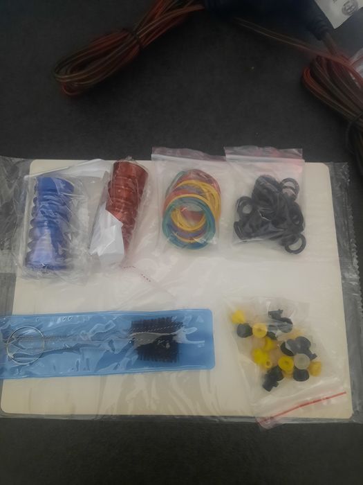 Kit de tatuat complet
-2 masini profesionale de tatuat
-sursa dig