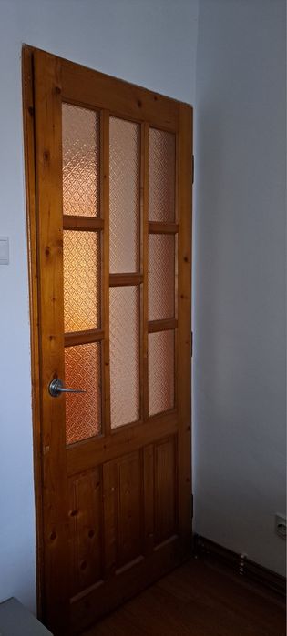 Uși de interior din lemn masiv