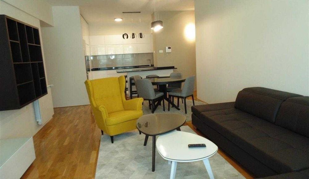 Дава се под наем Тристаен апартамент в Пловдив, Беломорски - 85 кв.м за 387.6 € - Снимка #1