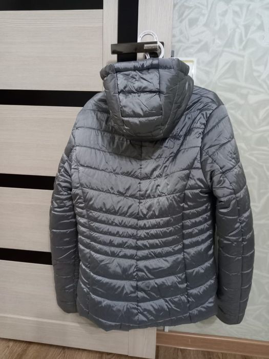 Демисезонная куртка на девочку