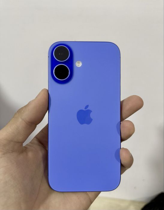 Продам идельном состояние Iphone 16 128 GB Ultramarine