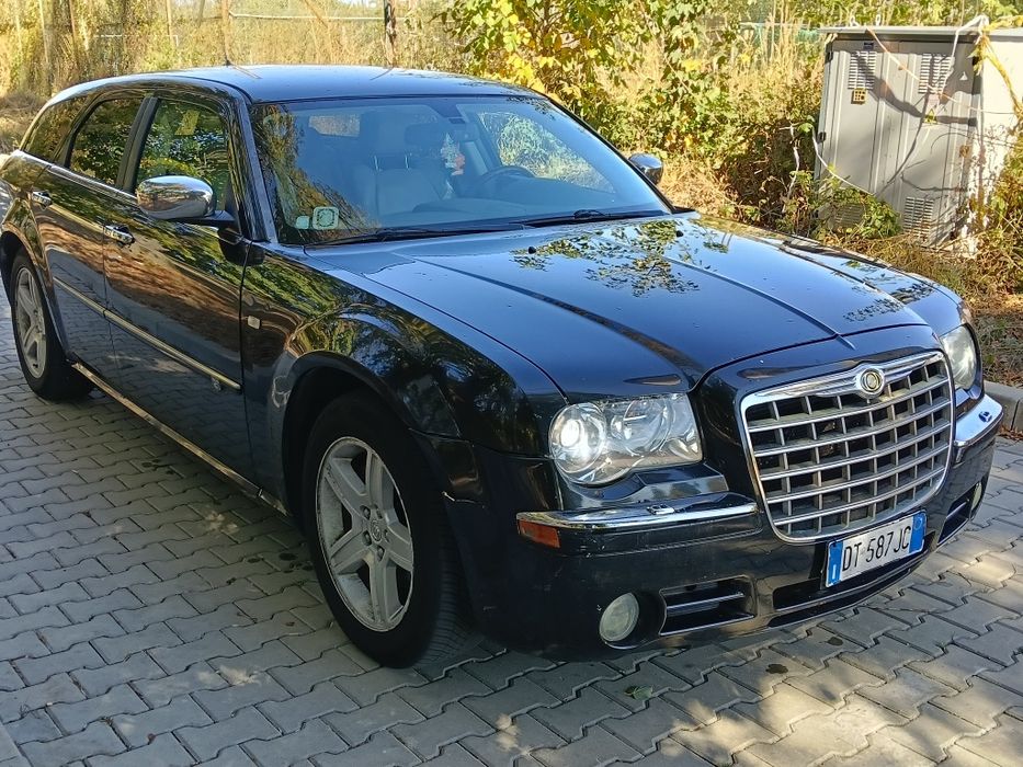 Vând Chrysler 300c 3.0crd 218cp