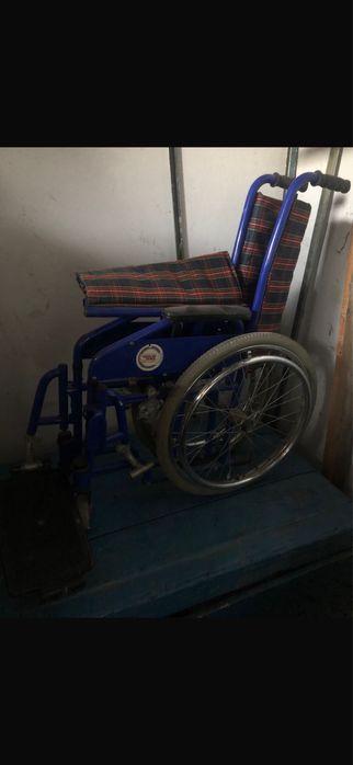 Продам инвалидную коляску