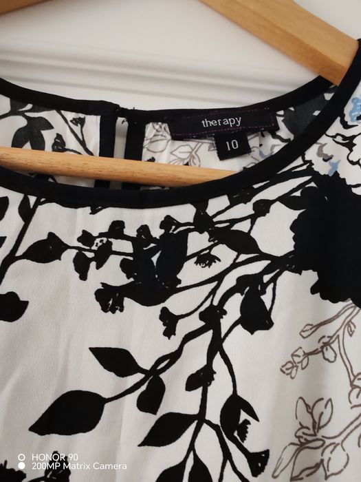 Rochie noua, fără eticheta