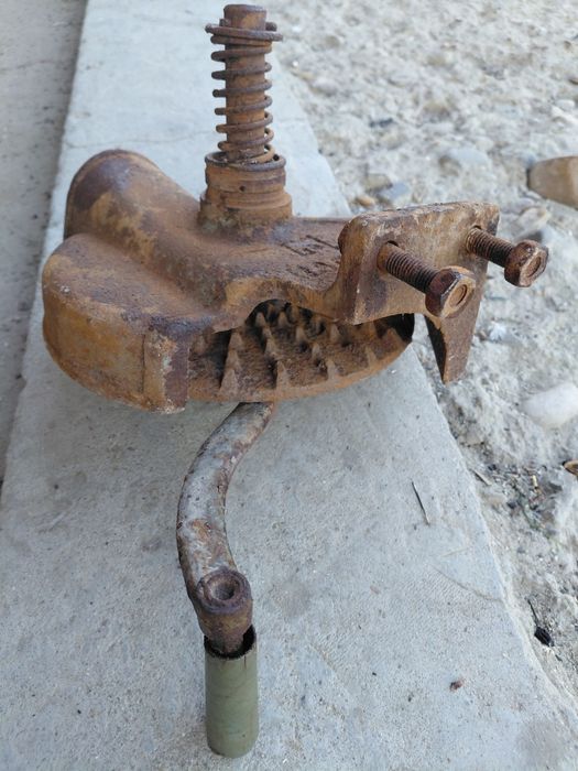 Mașină de curățat porumb.