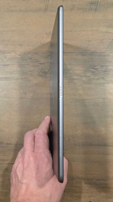 iPad generația 9 de 64 GB