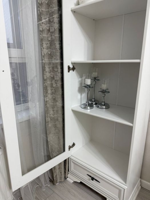 Комод и пенал-ветрины (2 шт)