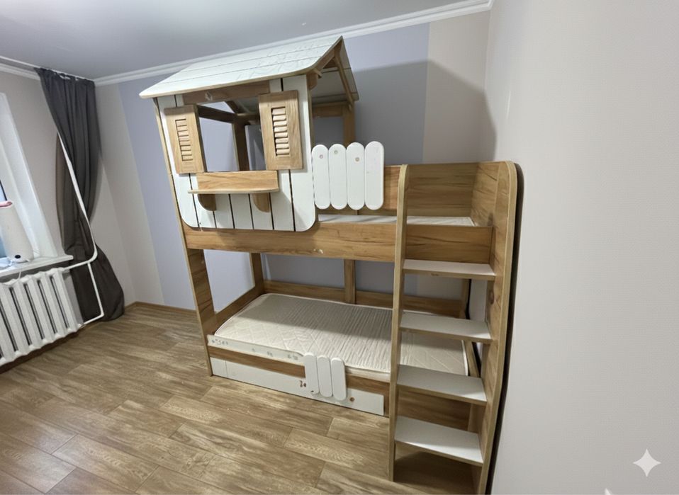 Срочно продам двухъярусную детскую кровать