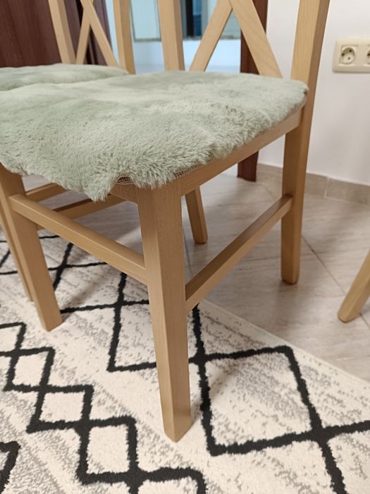 3 scaune stare foarte buna